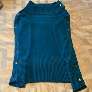 EUC Teal blue Cache sweater size M.